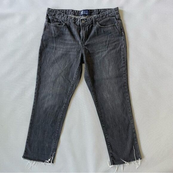 Gap Boyfriend Jeans Raw Hem Cropped Denim Women’s Size 12/31 EUC - Picture 1 of 8